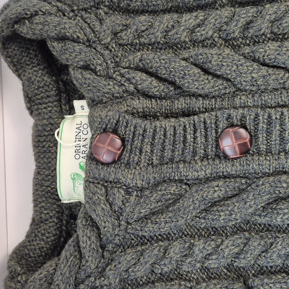 100% Wool Original Aran Co Green Merino Cable Knit Cardigan Sweater Size Small - Picture 7 of 12